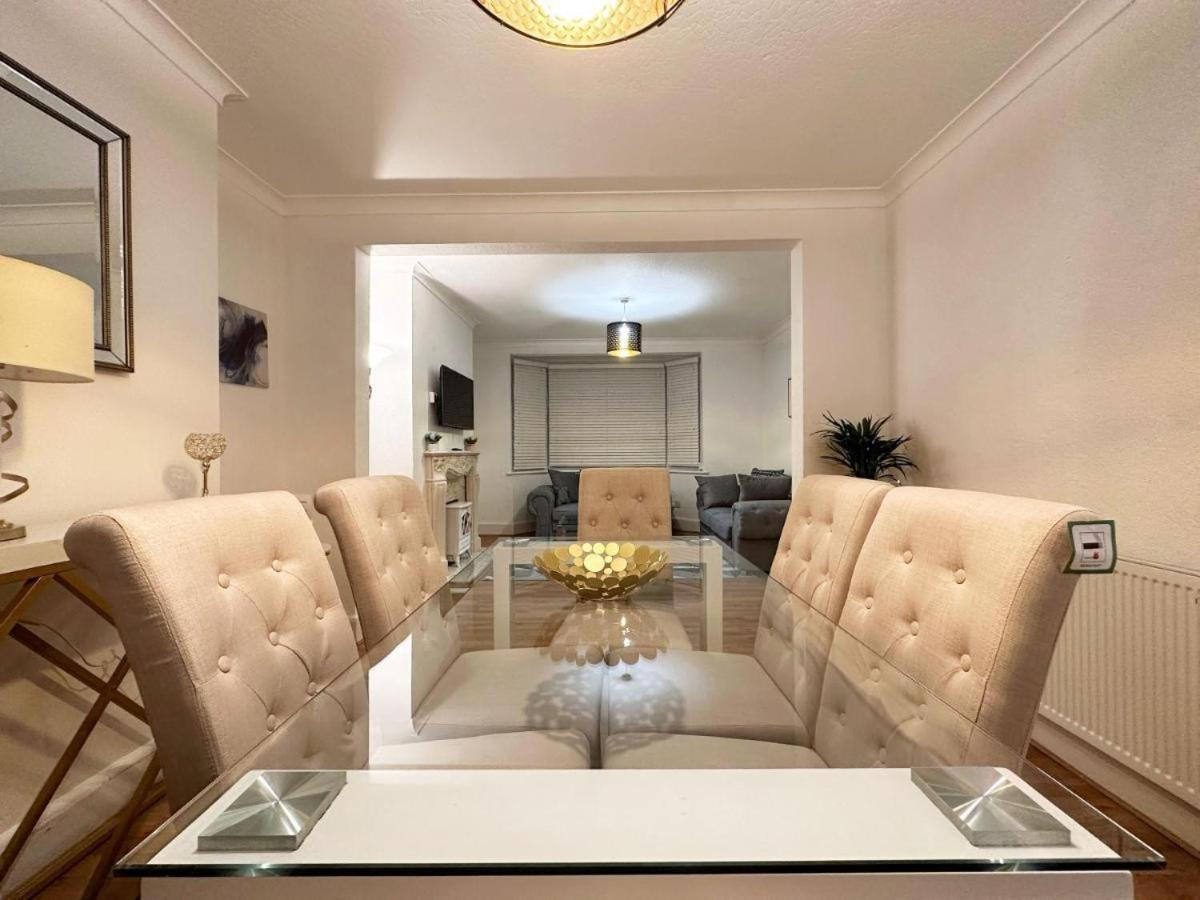 Three-Bedroom House,1512293890:JPEG